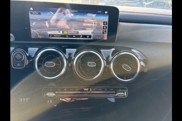 Mercedes-Benz CLA-Klasse Shooting Brake 180 d Business Solution AMG DAB Camera Stoelverwarming