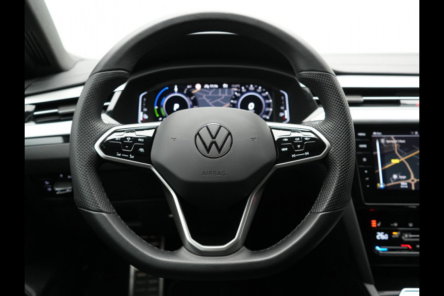 Volkswagen Arteon 1.4 TSI eHybrid R-Line Plug In Hybrid 218pk Dealer O.H. PHEV | Lederen Sportstoelen Memory & Massage | Adaptive Cruise | Camera | Matrix LED | Apple Caplay | Voorstoelen Verwarmd | Blis | Virtual | Navigatie | DAB |