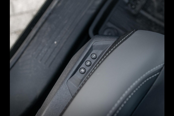 Jeep Compass First Edition 74 kWh | Adapt. Cruise | Camera | Carplay | 20" | Elektr. A-Klep | Navi | Winter Pack | Schuif/Kanteldak | Premium Pack | Conv. Pack | Warmtepomp | Nappa Leder