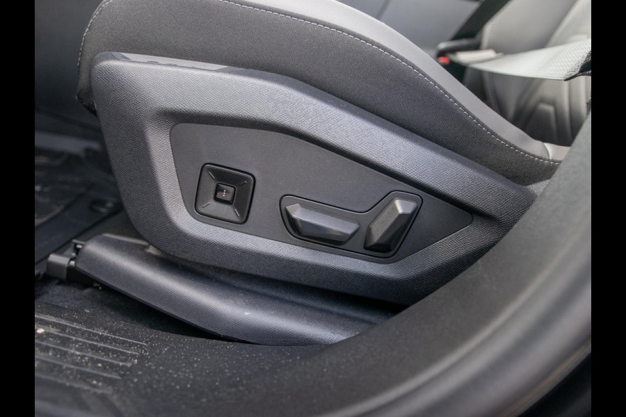 Jeep Compass First Edition 74 kWh | Adapt. Cruise | Camera | Carplay | 20" | Elektr. A-Klep | Navi | Winter Pack | Schuif/Kanteldak | Premium Pack | Conv. Pack | Warmtepomp | Nappa Leder