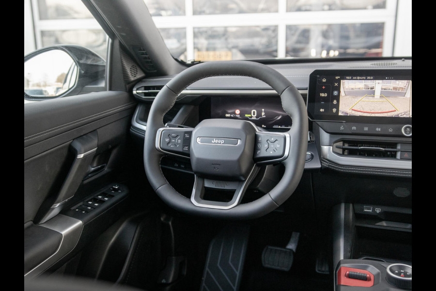 Jeep Compass First Edition 74 kWh | Adapt. Cruise | Camera | Carplay | 20" | Elektr. A-Klep | Navi | Winter Pack | Schuif/Kanteldak | Premium Pack | Conv. Pack | Warmtepomp | Nappa Leder