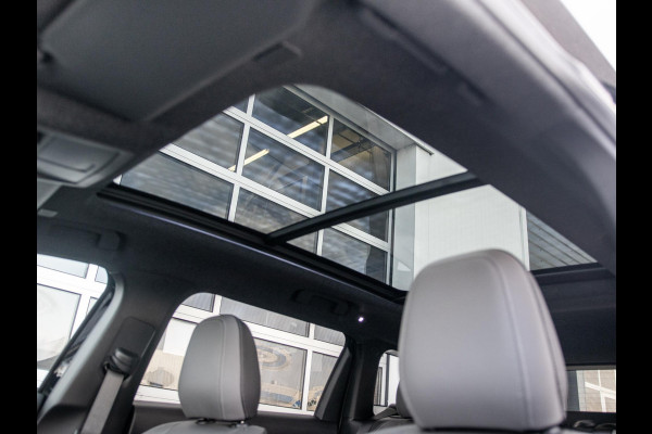 Jeep Compass First Edition 74 kWh | Adapt. Cruise | Camera | Carplay | 20" | Elektr. A-Klep | Navi | Winter Pack | Schuif/Kanteldak | Premium Pack | Conv. Pack | Warmtepomp | Nappa Leder