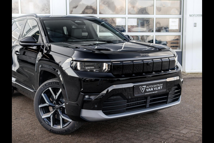 Jeep Compass First Edition 74 kWh | Adapt. Cruise | Camera | Carplay | 20" | Elektr. A-Klep | Navi | Winter Pack | Schuif/Kanteldak | Premium Pack | Conv. Pack | Warmtepomp | Nappa Leder