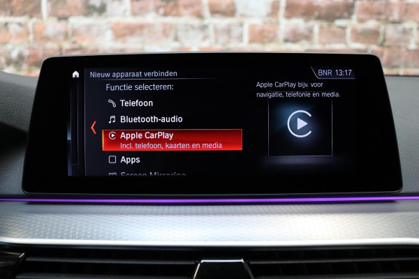 BMW 5 Serie Touring 530i High Executive M Sport Pakket Automaat / Navigatiesysteem Professional /  Head-Up Display / Comfortstoelen / Trekhaak / Sfeerverlichting / Driving Assistant / Stoelverwarming / Multifunctioneel Instrumentendisplay / Hifi / Adaptieve LED-koplamp / M Sportremsysteem / Active Protection