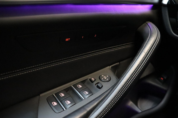 BMW 5 Serie Touring 530i High Executive M Sport Pakket Automaat / Navigatiesysteem Professional /  Head-Up Display / Comfortstoelen / Trekhaak / Sfeerverlichting / Driving Assistant / Stoelverwarming / Multifunctioneel Instrumentendisplay / Hifi / Adaptieve LED-koplamp / M Sportremsysteem / Active Protection