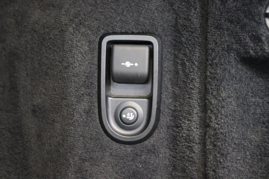 BMW 5 Serie Touring 530i High Executive M Sport Pakket Automaat / Navigatiesysteem Professional /  Head-Up Display / Comfortstoelen / Trekhaak / Sfeerverlichting / Driving Assistant / Stoelverwarming / Multifunctioneel Instrumentendisplay / Hifi / Adaptieve LED-koplamp / M Sportremsysteem / Active Protection