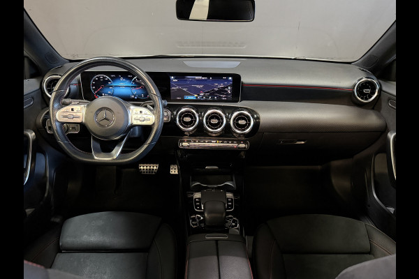 Mercedes-Benz A-Klasse 180 Business Solution AMG Night Upgrade | Panoramadak | Stoelverwarming