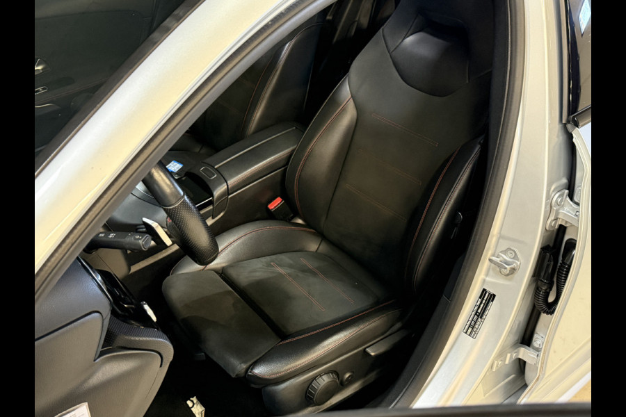 Mercedes-Benz A-Klasse 180 Business Solution AMG Night Upgrade | Panoramadak | Stoelverwarming