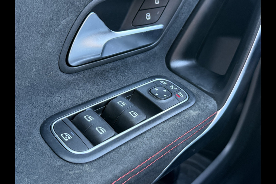 Mercedes-Benz A-Klasse 180 Business Solution AMG Night Upgrade | Panoramadak | Stoelverwarming