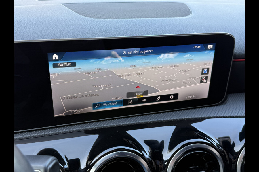 Mercedes-Benz A-Klasse 180 Business Solution AMG Night Upgrade | Panoramadak | Stoelverwarming
