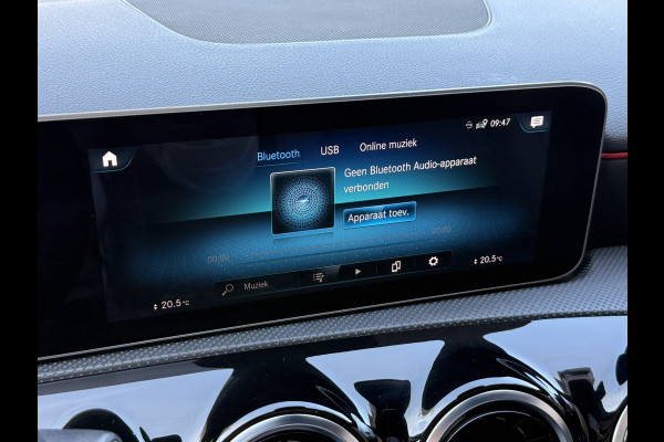 Mercedes-Benz A-Klasse 180 Business Solution AMG Night Upgrade | Panoramadak | Stoelverwarming