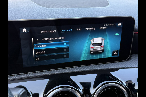 Mercedes-Benz A-Klasse 180 Business Solution AMG Night Upgrade | Panoramadak | Stoelverwarming