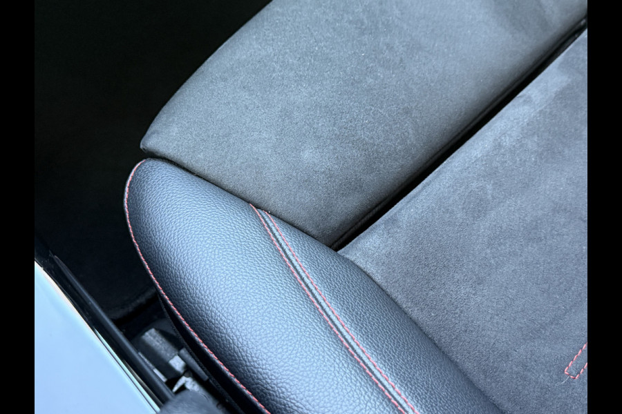 Mercedes-Benz A-Klasse 180 Business Solution AMG Night Upgrade | Panoramadak | Stoelverwarming