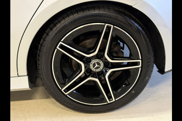 Mercedes-Benz A-Klasse 180 Business Solution AMG Night Upgrade | Panoramadak | Stoelverwarming