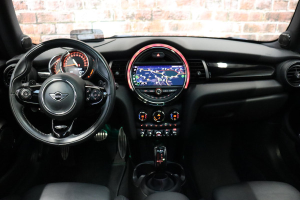 MINI Hatchback Cooper S Knightsbridge Edition Automaat 3 deurs / Panoramadak / Navigatiesysteem Plus / Leder / Harman Kardon / Stoelverwarming / LED / Head-Up Display / JCW Exterieur / 17 Inch / Extra Getint Glas / Parkeersensoren