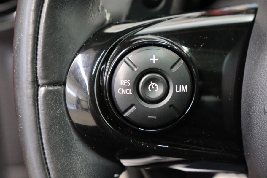 MINI Hatchback Cooper S Knightsbridge Edition Automaat 3 deurs / Panoramadak / Navigatiesysteem Plus / Leder / Harman Kardon / Stoelverwarming / LED / Head-Up Display / JCW Exterieur / 17 Inch / Extra Getint Glas / Parkeersensoren