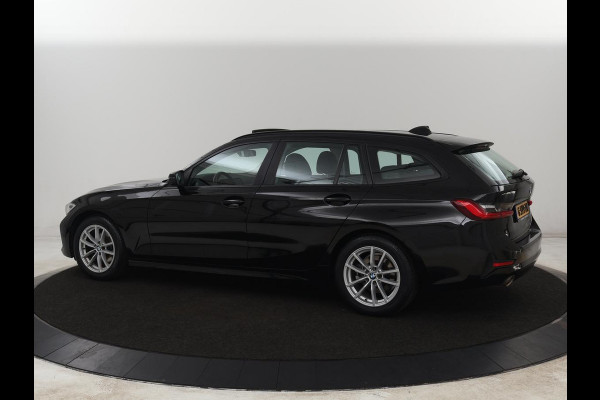 BMW 3-serie 320i Executive Edition | Panoramadak | Carplay | Navigatie | Live Cockpit | Full LED | Parkeerhulp | Cruise control | Climate control