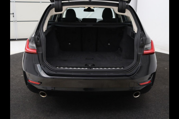 BMW 3-serie 320i Executive Edition | Panoramadak | Carplay | Navigatie | Live Cockpit | Full LED | Parkeerhulp | Cruise control | Climate control