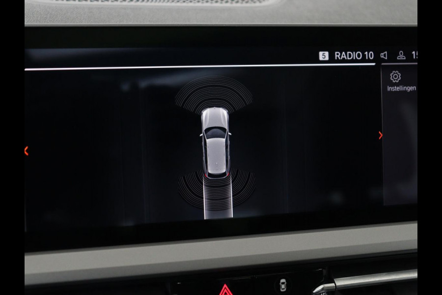 BMW 3-serie 320i Executive Edition | Panoramadak | Carplay | Navigatie | Live Cockpit | Full LED | Parkeerhulp | Cruise control | Climate control