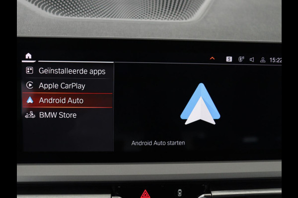 BMW 3-serie 320i Executive Edition | Panoramadak | Carplay | Navigatie | Live Cockpit | Full LED | Parkeerhulp | Cruise control | Climate control