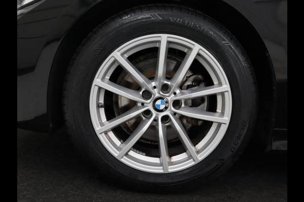 BMW 3-serie 320i Executive Edition | Panoramadak | Carplay | Navigatie | Live Cockpit | Full LED | Parkeerhulp | Cruise control | Climate control