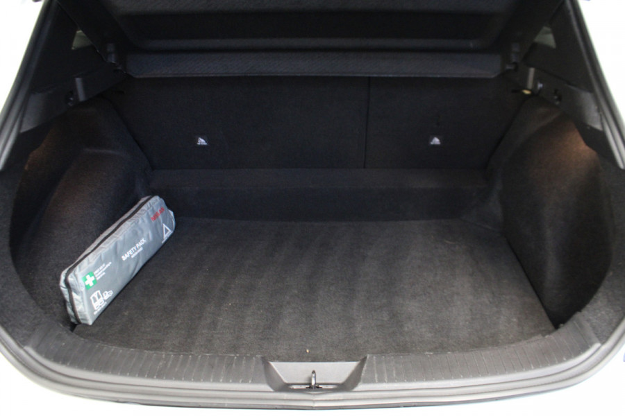 Peugeot 2008 1.2 PureTech 130 Allure |Stoelverw.|Camera|Navi|