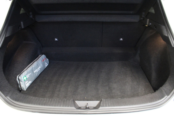 Peugeot 2008 1.2 PureTech 130 Allure |Stoelverw.|Camera|Navi|