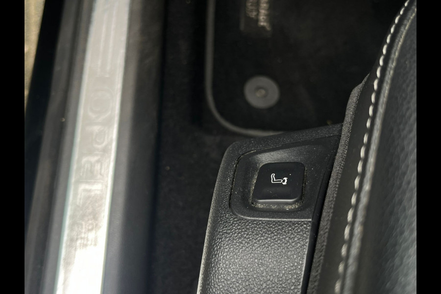 Opel Grandland X 1.2 Turbo Executive, Airco, CarPlay, Cruise, Lane Assist, Trekhaak, PDC, NAP