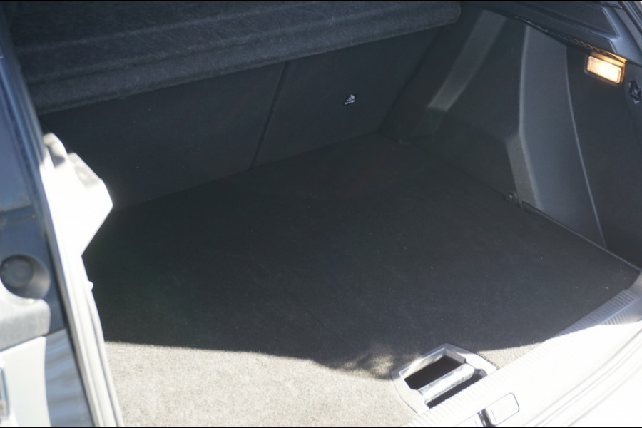 Peugeot 2008 131PK Allure AUTOM. | TREKHAAK | EL. CLIMATE | SENSOREN