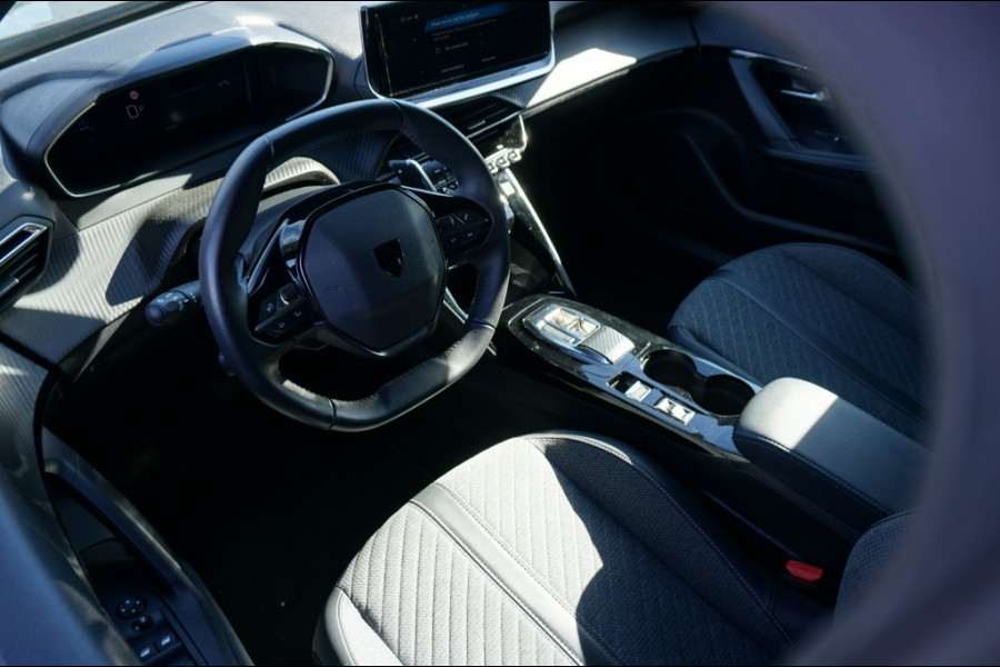 Peugeot 2008 131PK Allure AUTOM. | TREKHAAK | EL. CLIMATE | SENSOREN