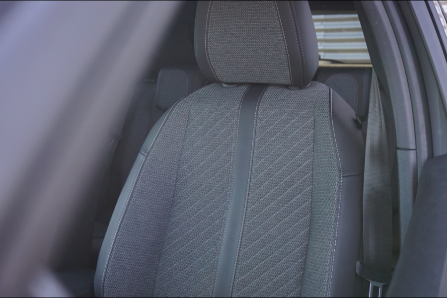 Peugeot 2008 131PK Allure AUTOM. | TREKHAAK | EL. CLIMATE | SENSOREN