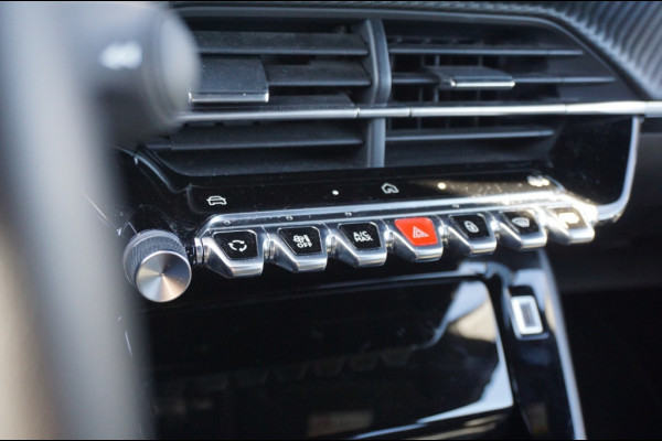 Peugeot 2008 131PK Allure AUTOM. | TREKHAAK | EL. CLIMATE | SENSOREN