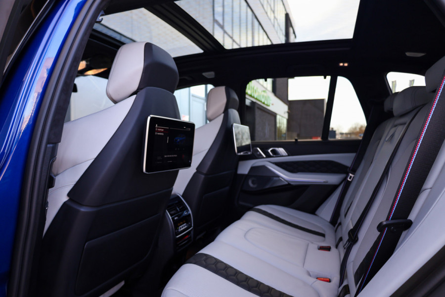 BMW X5 M Competition | VOL! | B&W | MASSAGE | HUD | SKYLOUNGE | STAGE 2 | 360 | REAR ENTERTAINMENT ELEK TREKHAAK | MEMORY | KEYLESS |