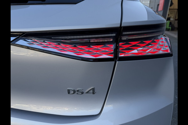 DS DS 4 225pk E-Tense La Première (Elektrisch Schuifdak - Focal Electra - NightVision - 20"- Elektrische klep - Leder incl verwarming/ko