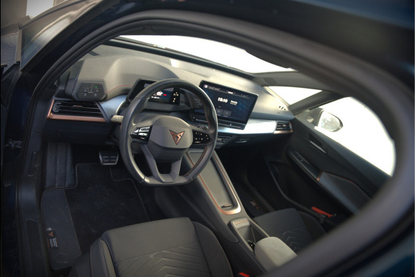 CUPRA Born Adrenaline One 62 kWh | Stuurverwarming | Stoelverwarming | Camera | Adaptive Cruise Control | Navigatie | Keyless | Parkeersensoren | LED | Apple Carplay | NAP |