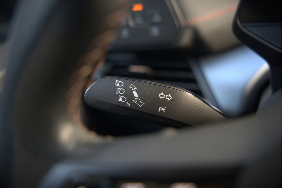 CUPRA Born Adrenaline One 62 kWh | Stuurverwarming | Stoelverwarming | Camera | Adaptive Cruise Control | Navigatie | Keyless | Parkeersensoren | LED | Apple Carplay | NAP |