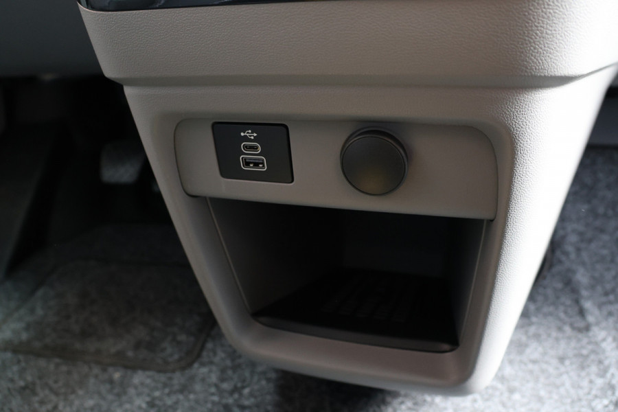 Ford Transit Custom 320 2.0 TDCI 170 PK L2H1 Limited DC | Dubbel Cabine | 360 Camera | Middenconsole | ACC | Blind Spot | Navigatie | Camera | CarPl Elek. Trekhaak | 5-Zitter | BPM VRIJ