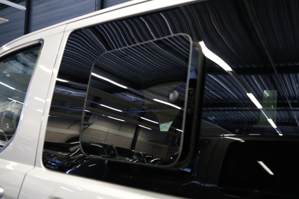 Ford Transit Custom 320 2.0 TDCI 170 PK L2H1 Limited DC | Dubbel Cabine | 360 Camera | Middenconsole | ACC | Blind Spot | Navigatie | Camera | CarPl Elek. Trekhaak | 5-Zitter | BPM VRIJ