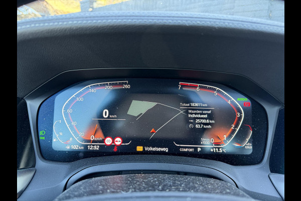 BMW 3-serie 320i High Executive | Panoramadak | Camera | Lederen Bekleding | Stoelverwarming | Sportstoelen |