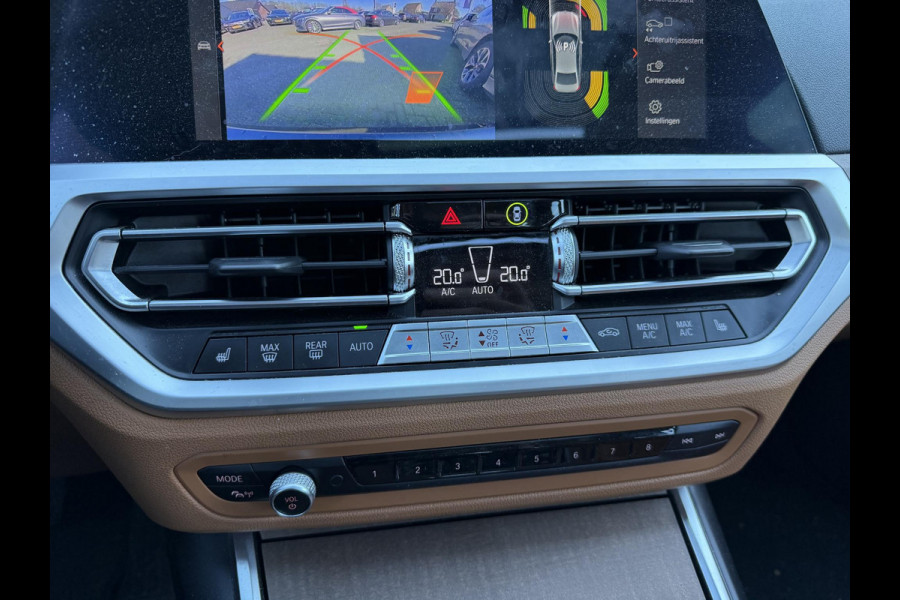 BMW 3-serie 320i High Executive | Panoramadak | Camera | Lederen Bekleding | Stoelverwarming | Sportstoelen |