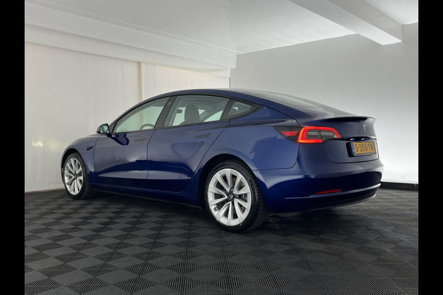 Tesla Model 3 Standard RWD Plus 60 kWh [ 3-Fase-11kW ] {SOH-92%} (INCL-BTW) Aut. *PANO | AUTOPILOT | LEATHER | KEYLESS | FULL-LED | MEMORY-PACK | TOPVIEW | DAB | CARPLAY | DIGI-COCKPIT | LANE-ASSIST | COMFORTSEATS | 19"ALU*