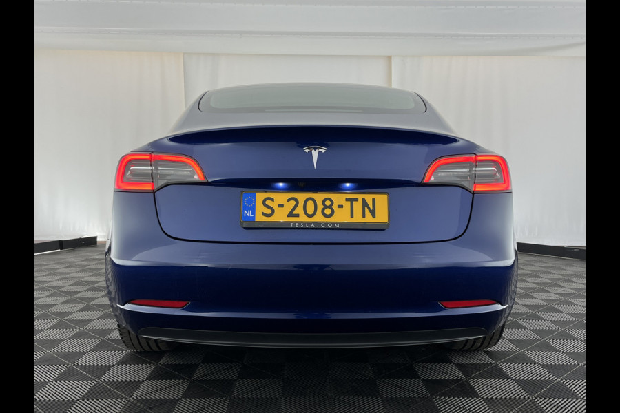 Tesla Model 3 Standard RWD Plus 60 kWh [ 3-Fase-11kW ] {SOH-92%} (INCL-BTW) Aut. *PANO | AUTOPILOT | LEATHER | KEYLESS | FULL-LED | MEMORY-PACK | TOPVIEW | DAB | CARPLAY | DIGI-COCKPIT | LANE-ASSIST | COMFORTSEATS | 19"ALU*