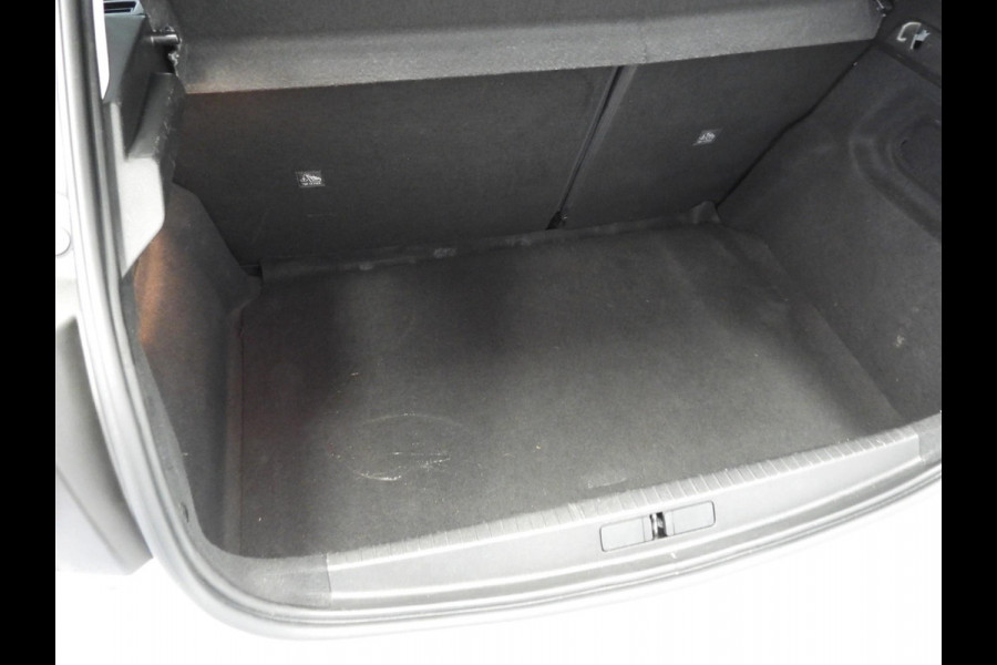 Opel CORSA-E Elegance 50 kWh NAVI/CAMERA/CLIMA/LED/16"LMV!