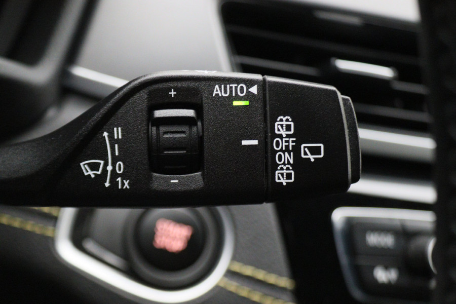 BMW X2 xDrive25e Business Edition Plus M-Kuipstoelen, Head-Up, Leer, Cruise, LED, Bluetooth, Navigatie, PDC, 19''