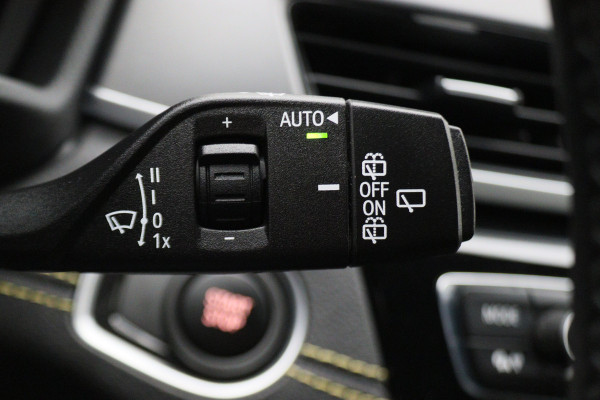 BMW X2 xDrive25e Business Edition Plus M-Kuipstoelen, Head-Up, Leer, Cruise, LED, Bluetooth, Navigatie, PDC, 19''