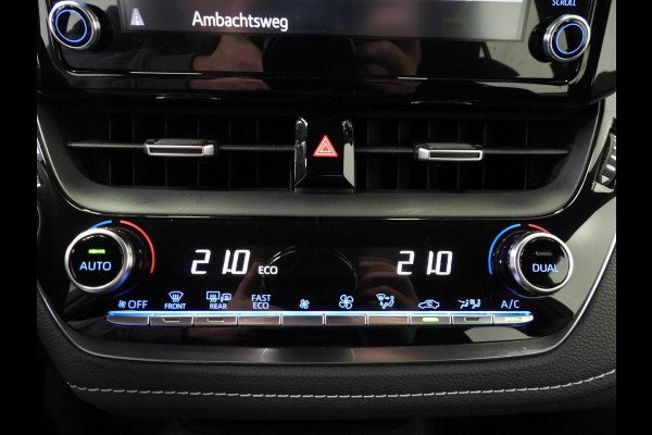 Toyota Corolla Touring Sports 2.0 Hybrid Dynamic NAVI/CAMERA/CLIMA/17"LMV!