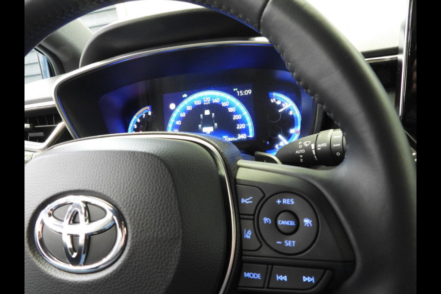Toyota Corolla Touring Sports 2.0 Hybrid Dynamic NAVI/CAMERA/CLIMA/17"LMV!