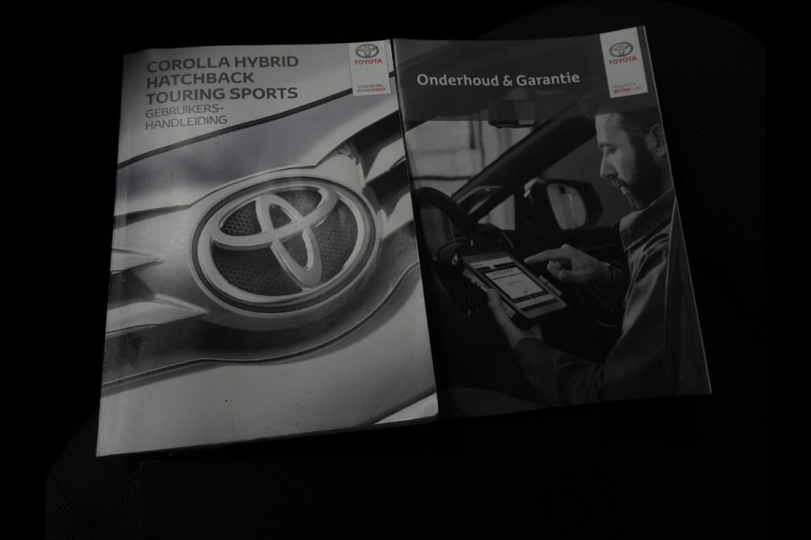 Toyota Corolla Touring Sports 2.0 Hybrid Dynamic NAVI/CAMERA/CLIMA/17"LMV!