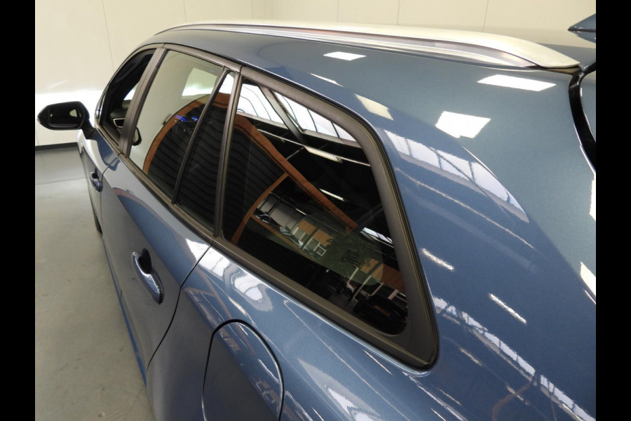 Toyota Corolla Touring Sports 2.0 Hybrid Dynamic NAVI/CAMERA/CLIMA/17"LMV!