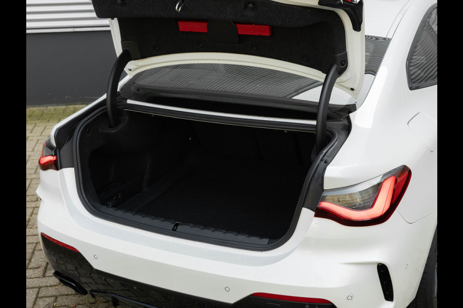 BMW 4 Serie Coupé M440i xDrive - Schuifdak - Parking Ass Plus - Active Cruise Control - Hifi
